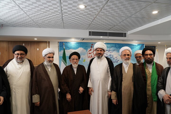 دیدار مهمانان بین‌المللی همایش یکصدمین سالگشت حوزه علمیه قم با آیت‌الله اعرافی