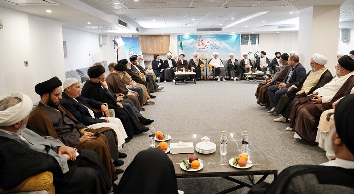 دیدار مهمانان بین‌المللی همایش یکصدمین سالگشت حوزه علمیه قم با آیت‌الله اعرافی