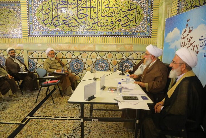 نشست علمی «عرفان در سده اخیر حوزه قم» در همایش یکصدمین سالگشت بازتأسیس حوزه علمیه قم