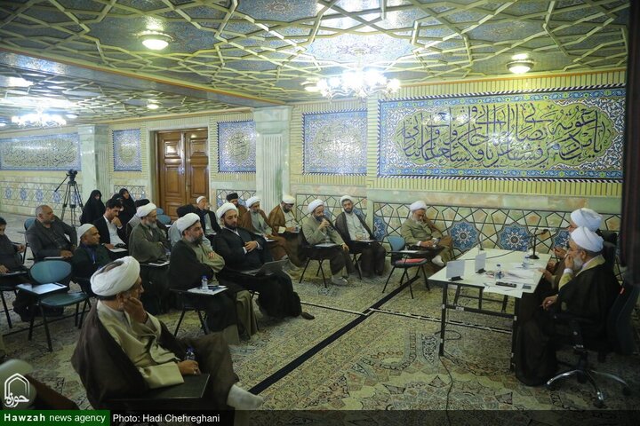 نشست علمی «عرفان در سده اخیر حوزه قم» در همایش یکصدمین سالگشت بازتأسیس حوزه علمیه قم