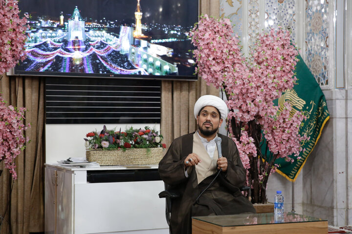 تقرير مصور/ انعقاد مؤتمر أسرة الکرامة العائلي في حرم الإمام الرضا (ع)