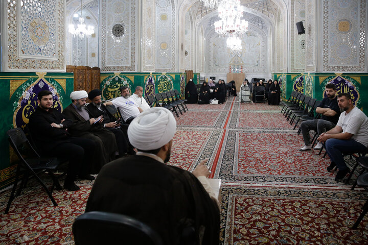 تقرير مصور/ انعقاد مؤتمر أسرة الکرامة العائلي في حرم الإمام الرضا (ع)