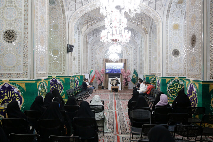 تقرير مصور/ انعقاد مؤتمر أسرة الکرامة العائلي في حرم الإمام الرضا (ع)