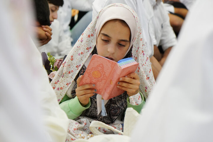 تقرير مصور/ حفل تکلیف الیافعین السوریین في الحرم الرضوي الشریف