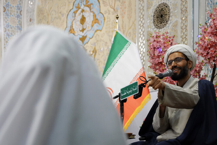 تقرير مصور/ حفل تکلیف الیافعین السوریین في الحرم الرضوي الشریف