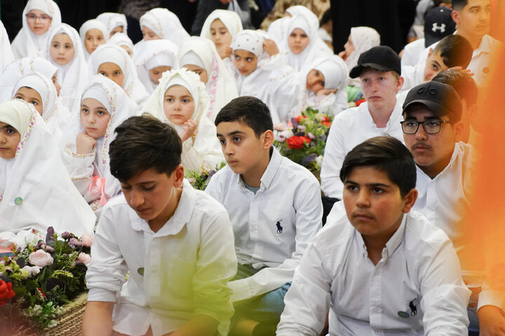 تقرير مصور/ حفل تکلیف الیافعین السوریین في الحرم الرضوي الشریف