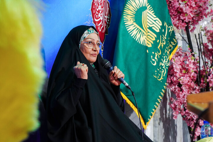 تقرير مصور/ مؤتمر ورثة الکرامة الخاص بالمرأة في حرم الإمام الرضا (ع)