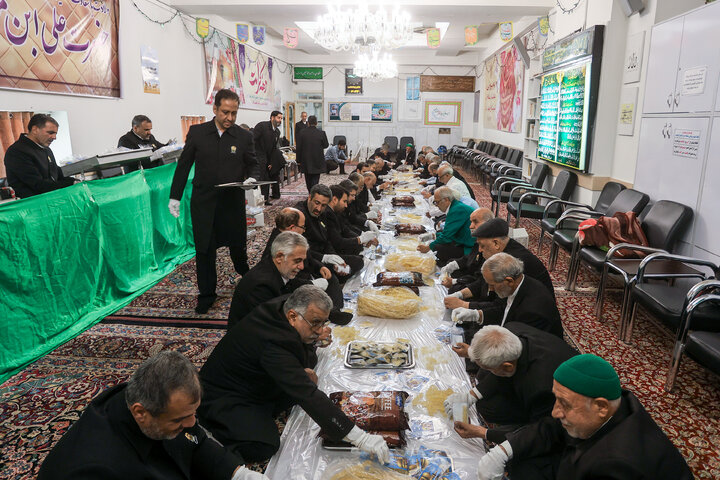 تقرير مصور/ تغلیف وتوزيع خمسة آلاف علبة من النبات المتبرک خلال عشرة الكرامة