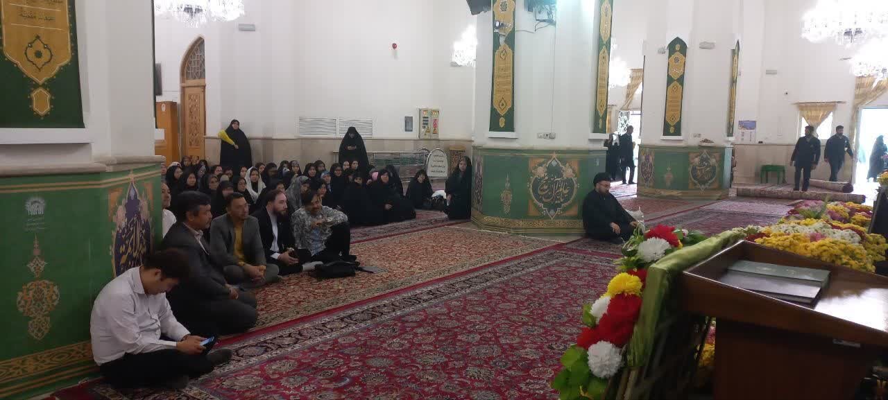 تقدیر از معلمان برتر افغانستانی در حرم رضوی به مناسبت دهه کرامت