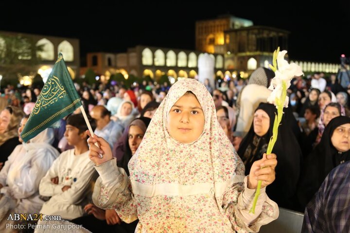 جشن بزرگ میلاد امام رضا(ع) در میدان امام خمینی(ره) اصفهان