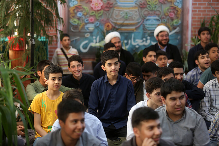 نوجوانان فاطمی میلاد امام رئوف را در حرم اخت الرضا(س) جشن گرفتند