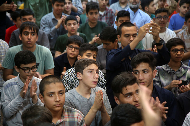 نوجوانان فاطمی میلاد امام رئوف را در حرم اخت الرضا(س) جشن گرفتند