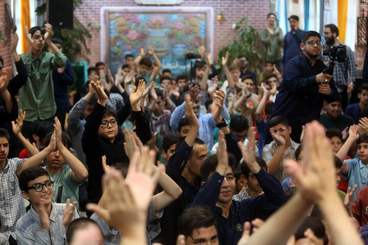 نوجوانان فاطمی میلاد امام رئوف را در حرم اخت الرضا(س) جشن گرفتند