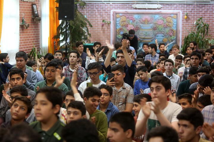 نوجوانان فاطمی میلاد امام رئوف را در حرم اخت الرضا(س) جشن گرفتند