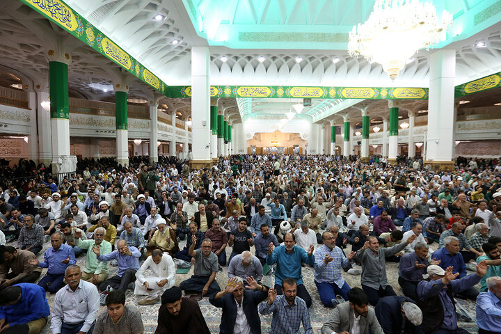 گزارش تصویری | جشن شب میلاد امام رئوف در حرم بانوی کرامت