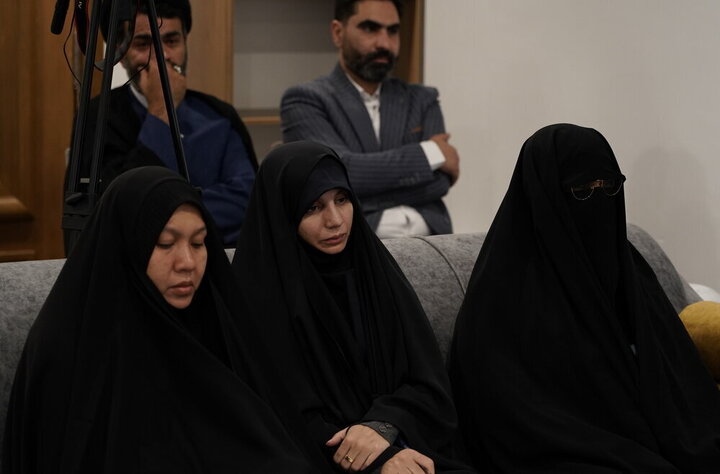 تقرير مصور/ لقاء ضيوف مؤتمر الذكرى المئوية الدولية لتأسيس الحوزة العلمية بقم بآية الله الأعرافي