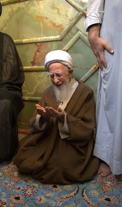 حضور آیت‌الله جوادی آملی در حرم مطهر حضرت امیرالمؤمنین(ع)