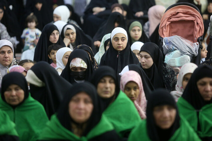 گزارش تصویری؛محفل مولودی‌خوانی عرب‌زبانان مقیم قم در شب میلاد امام رضا(ع)
