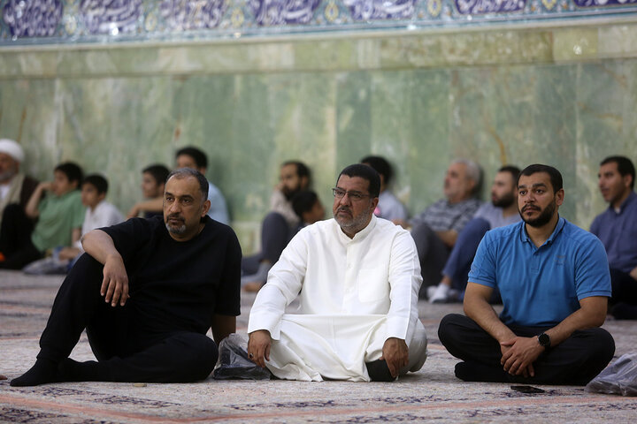 گزارش تصویری؛محفل مولودی‌خوانی عرب‌زبانان مقیم قم در شب میلاد امام رضا(ع)