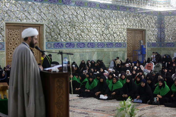 گزارش تصویری؛محفل مولودی‌خوانی عرب‌زبانان مقیم قم در شب میلاد امام رضا(ع)