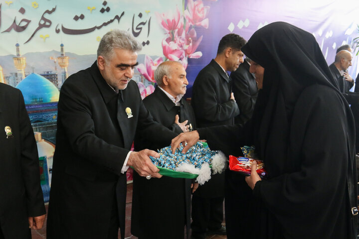 استقبال از زائرین بارگاه منور رضوی در مشهد