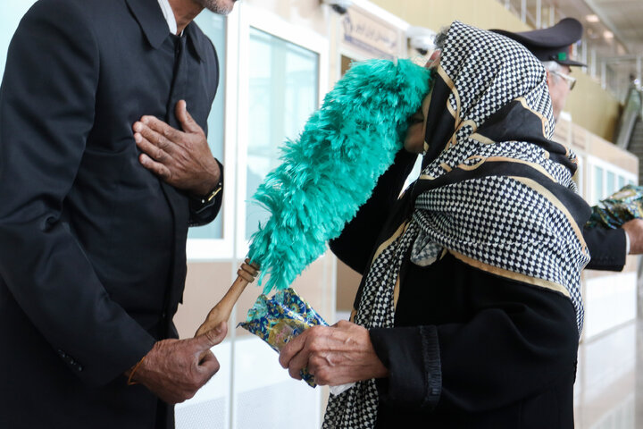 استقبال از زائرین بارگاه منور رضوی در مشهد