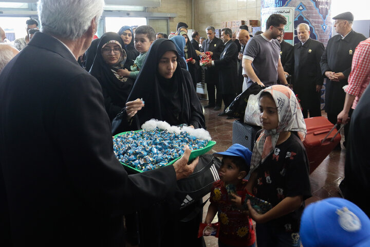 استقبال از زائرین بارگاه منور رضوی در مشهد
