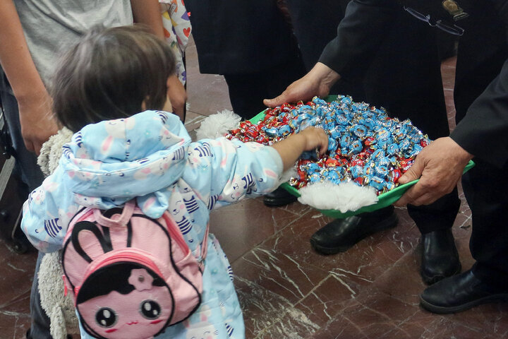 استقبال از زائرین بارگاه منور رضوی در مشهد