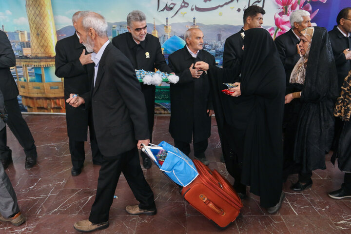 استقبال از زائرین بارگاه منور رضوی در مشهد