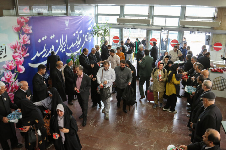 استقبال از زائرین بارگاه منور رضوی در مشهد