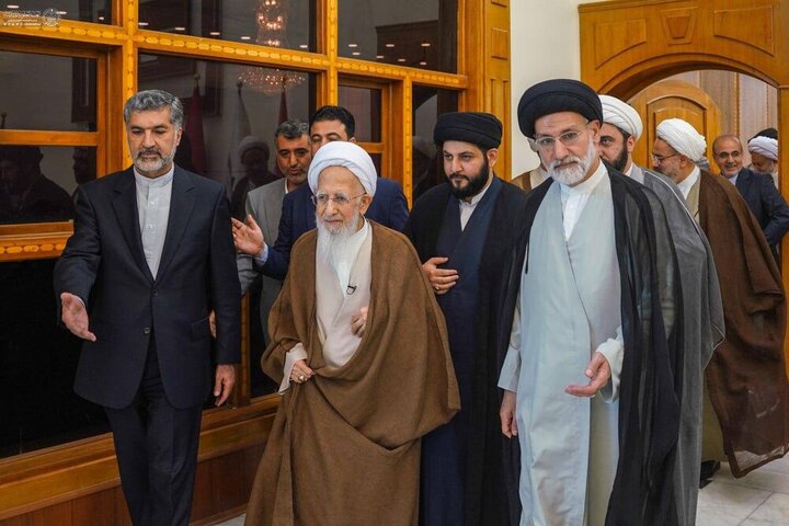 الأمين العام للعتبة العلوية المقدسة يلتقي بالمرجع الديني آية الله جوادي الآملي