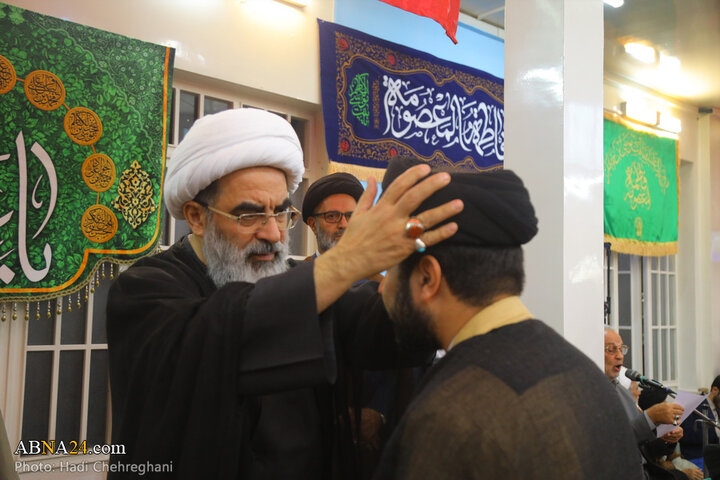 مراسم عمامه گذاری طلاب توسط آیت الله فاضل لنکرانی
