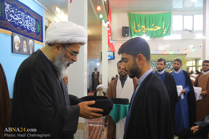 مراسم عمامه گذاری طلاب توسط آیت الله فاضل لنکرانی
