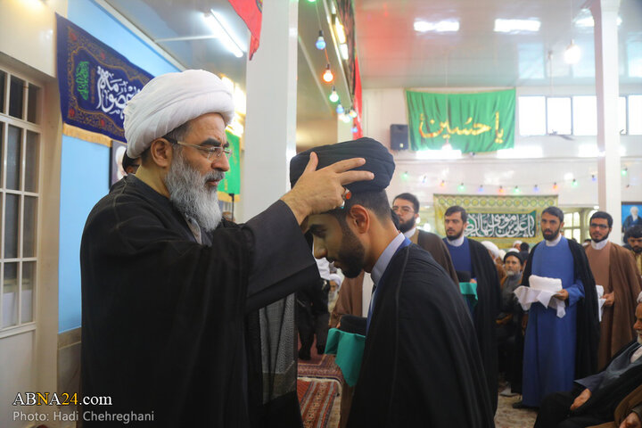 مراسم عمامه گذاری طلاب توسط آیت الله فاضل لنکرانی