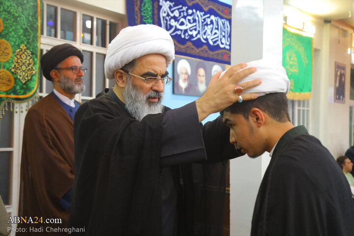 مراسم عمامه گذاری طلاب توسط آیت الله فاضل لنکرانی