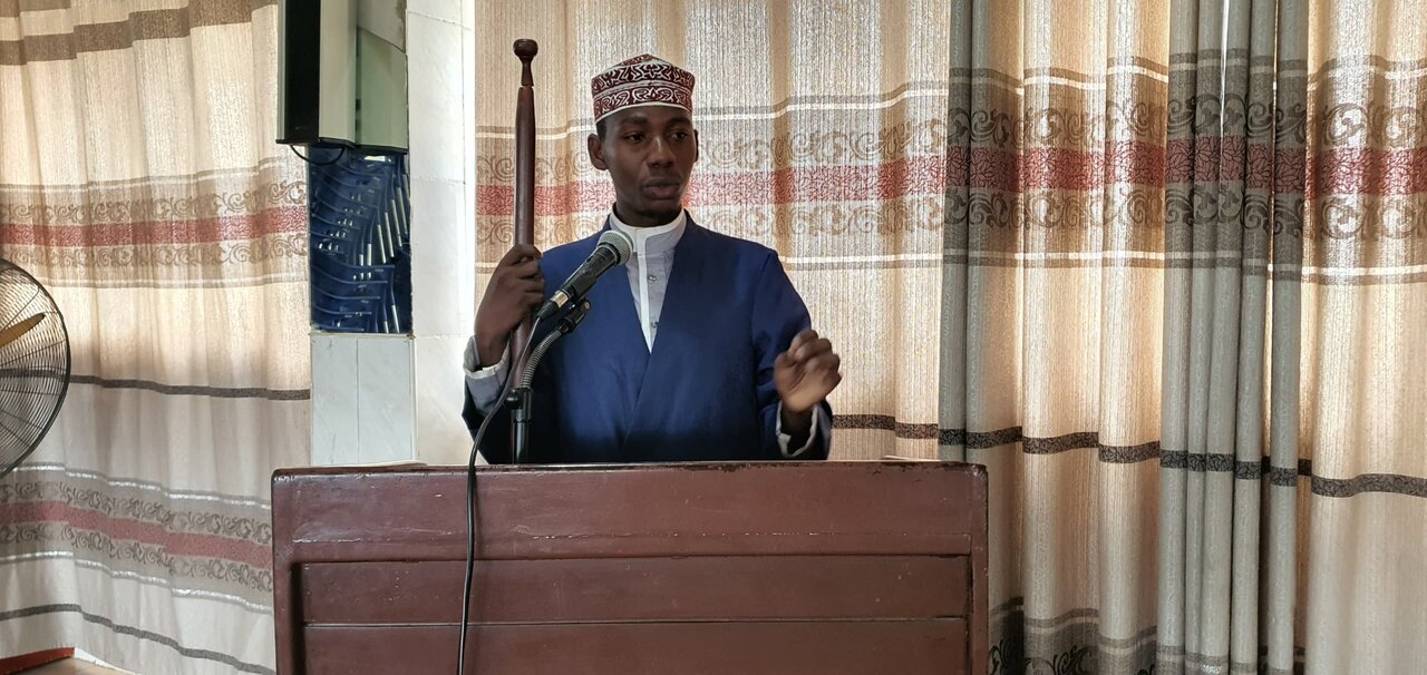 Swala ya Ijumaa Yaswaliwa katika Chuo Cha Jamiat Al-Mustafa (s), Dar-es-Salaam:Khatibu wa Ijumaa Sheikh Bakari Mtulia Azungumzia "Umuhimu wa Kusamehe"