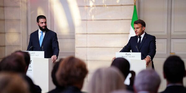 انتقاد عضو حزب‌الله از خوش‌خدمتی ماکرون برای احمد الشرع