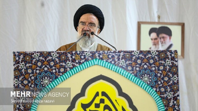 Ayatullah Khatami: Trump amejiongezea maadui kwa madai ya kubadilisha Ghuba ya Uajemi
