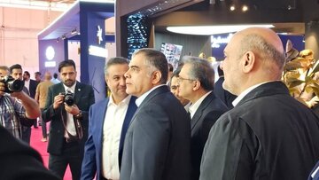 イランの石油生産・輸出が大幅に増加；石油相、「我が国の産油量が日量15万バレル増加」