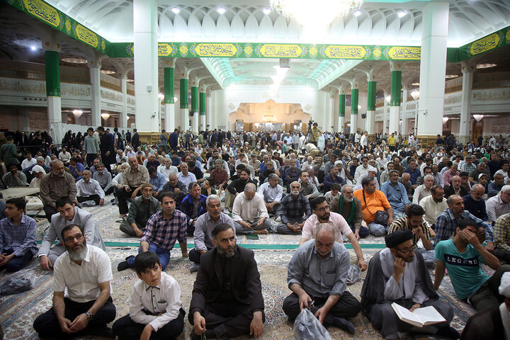 گزارش تصویری | جشن شام میلاد امام رضا(ع) در حرم حضرت فاطمه معصومه(س)