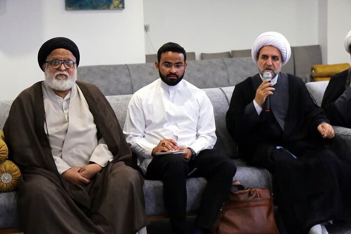 re-establishment of Qom Seminary