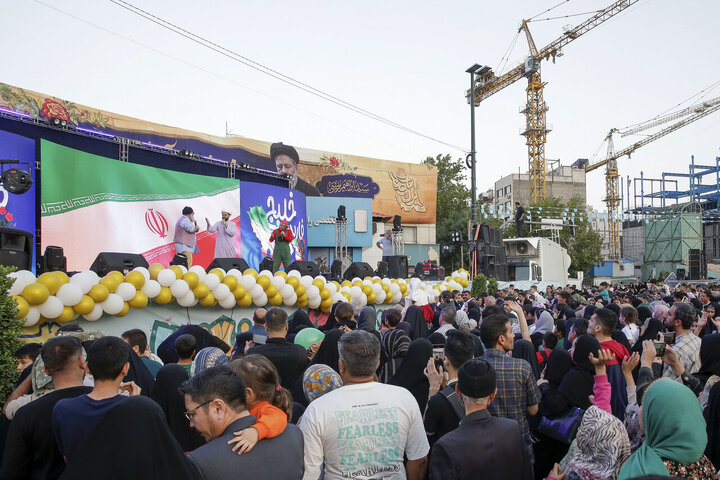 تقرير مصور| الاحتفال الكبير بذكرى ولادة الإمام الرضا عليه السلام في مشهد