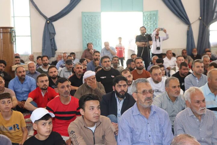 تقرير مصور| إقامة صلاة الجمعة في مدينة "الزهراء" السورية