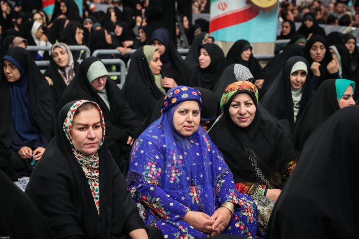 دیدار هزاران نفر از کارگران سراسر کشور