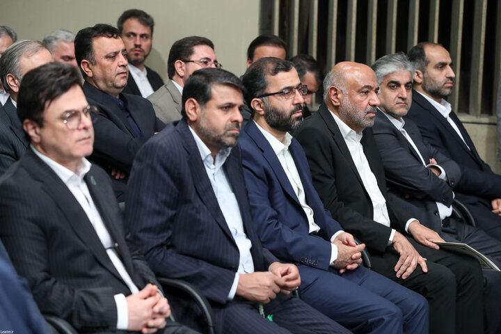 دیدار هزاران نفر از کارگران سراسر کشور