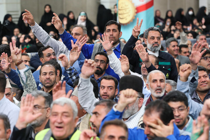 دیدار هزاران نفر از کارگران سراسر کشور