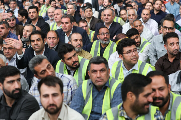 دیدار هزاران نفر از کارگران سراسر کشور