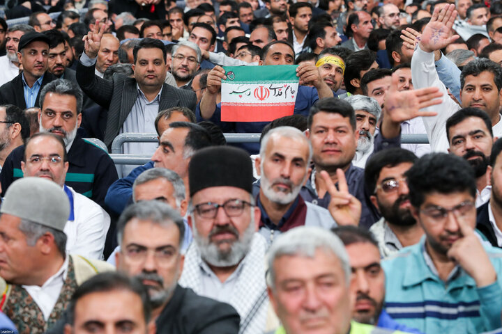 دیدار هزاران نفر از کارگران سراسر کشور