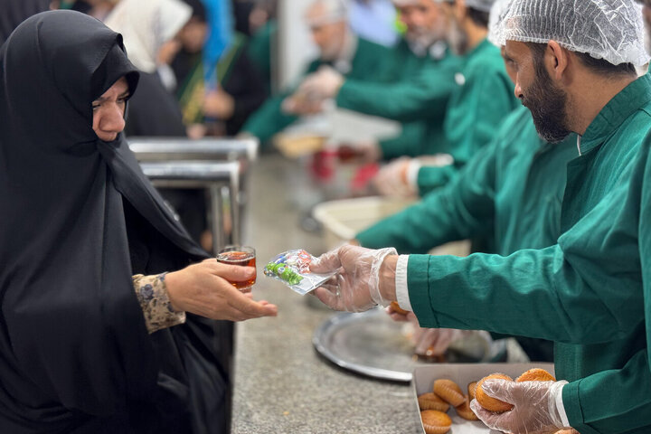 Reporte fotográfico | El ambiente del Santuario Sagrado del Imam Alí ibn Musa ar-Rida (la paz sea con él) durante la Década de la Generosidad