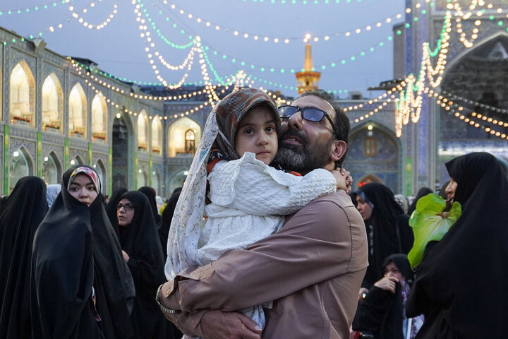 Reporte fotográfico | El ambiente del Santuario Sagrado del Imam Alí ibn Musa ar-Rida (la paz sea con él) durante la Década de la Generosidad